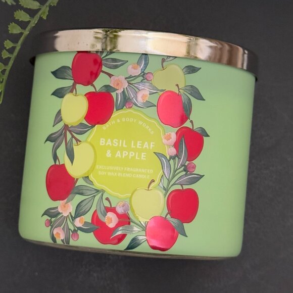 BBW Basil Leaf & Apple Bath & Body Works 3 Wick Candle - Picture 5 of 10